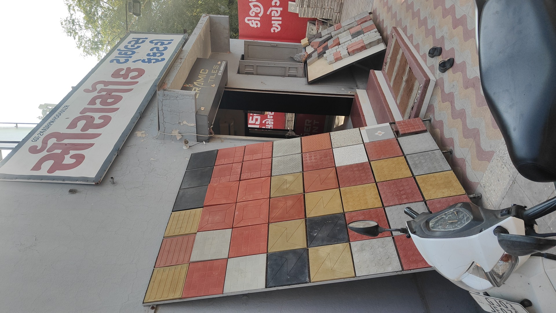 Tiles / cement / chemical/ marbal grenight bandhakam material etc....
